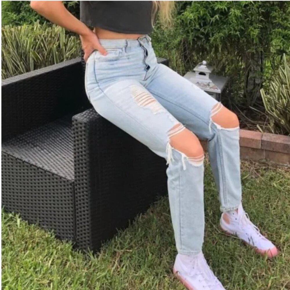 βοΈ BDG High-Waisted Destroyed Boho Peasant Hipster Hippie Slim Straight Jeans